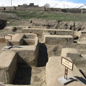 تپه هگمتانه از جاذبه های تاریخی همدان